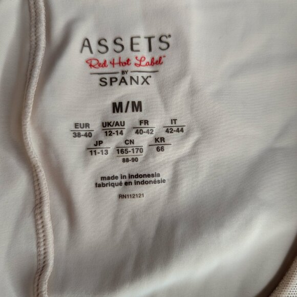 Assets Red Hot Label by Spanx Beige Shapewear Open Bust Bodysuit Size Medium - Picture 6 of 13